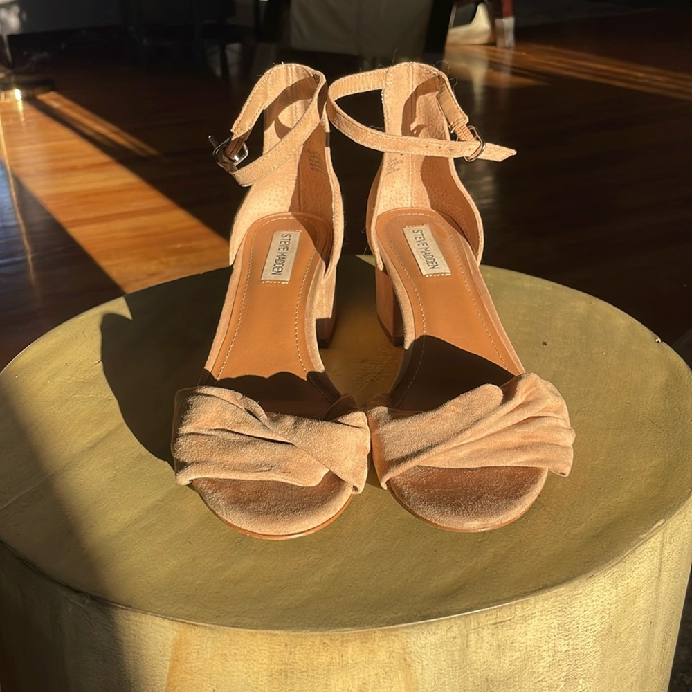 Steve Madden Nude Short Wedges